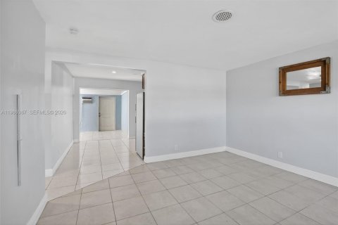 Купить виллу или дом в Купер-Сити, Флорида 2 спальни, 92.07м2, № 2027888 - фото 19