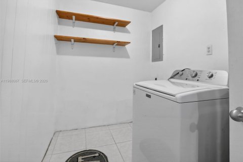 Купить виллу или дом в Купер-Сити, Флорида 2 спальни, 92.07м2, № 2027888 - фото 11