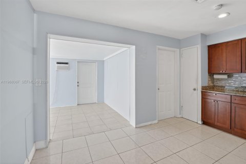 Купить виллу или дом в Купер-Сити, Флорида 2 спальни, 92.07м2, № 2027888 - фото 6