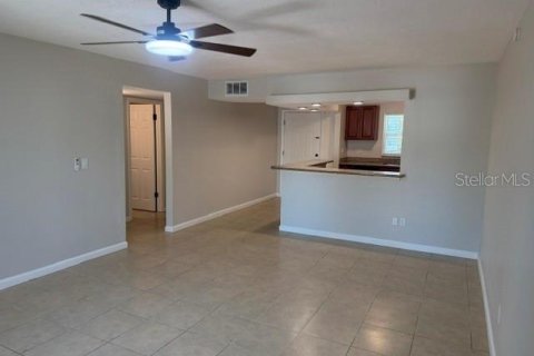 Copropriété à louer à Tampa, Floride: 2 chambres, 83.8 m2 № 2225176 - photo 5