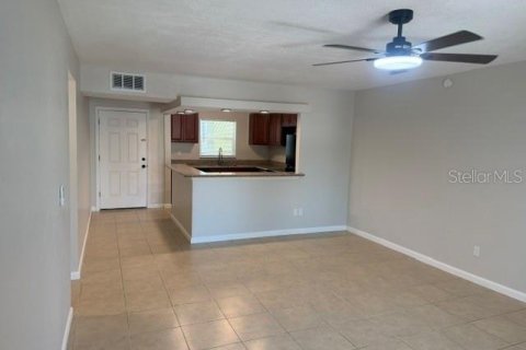 Copropriété à louer à Tampa, Floride: 2 chambres, 83.8 m2 № 2225176 - photo 6