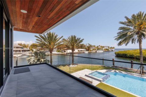 Villa ou maison à vendre à Coral Gables, Floride: 7 chambres, 650.97 m2 № 1865089 - photo 16