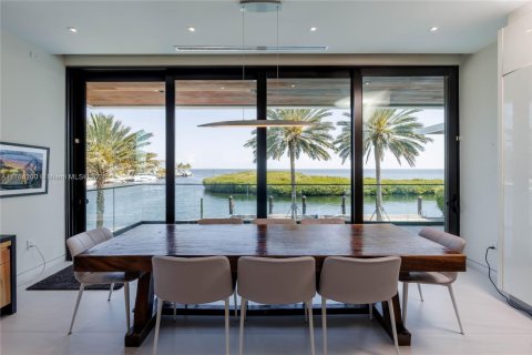 Villa ou maison à vendre à Coral Gables, Floride: 7 chambres, 650.97 m2 № 1865089 - photo 30