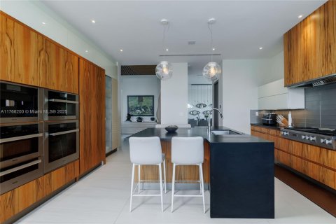 Villa ou maison à vendre à Coral Gables, Floride: 7 chambres, 650.97 m2 № 1865089 - photo 28