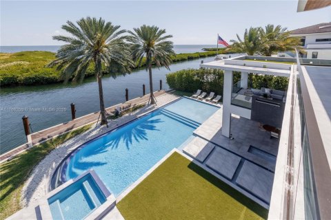 Villa ou maison à vendre à Coral Gables, Floride: 7 chambres, 650.97 m2 № 1865089 - photo 15