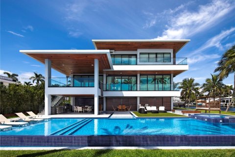 Villa ou maison à vendre à Coral Gables, Floride: 7 chambres, 650.97 m2 № 1865089 - photo 1