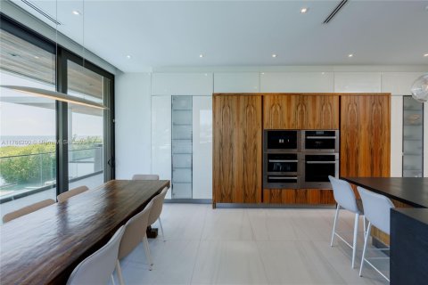 Villa ou maison à vendre à Coral Gables, Floride: 7 chambres, 650.97 m2 № 1865089 - photo 27
