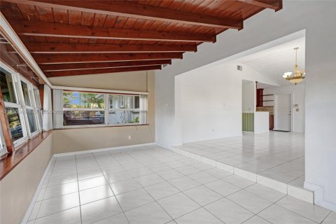 Villa ou maison à vendre à Miami, Floride: 3 chambres, 127.74 m2 № 2025549 - photo 10