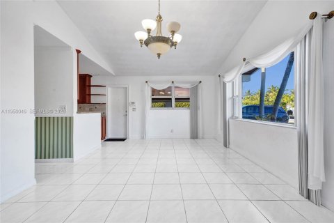 Villa ou maison à vendre à Miami, Floride: 3 chambres, 127.74 m2 № 2025549 - photo 15