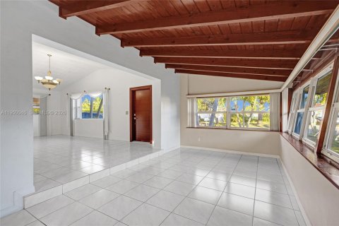 Villa ou maison à vendre à Miami, Floride: 3 chambres, 127.74 m2 № 2025549 - photo 13