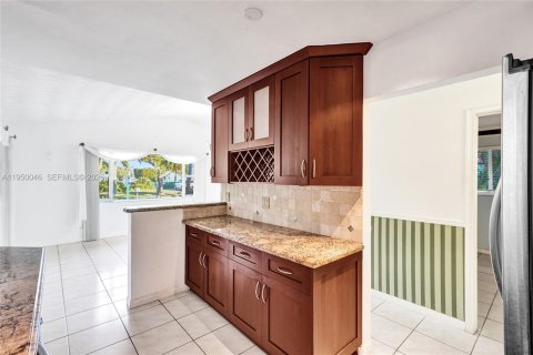Villa ou maison à vendre à Miami, Floride: 3 chambres, 127.74 m2 № 2025549 - photo 25