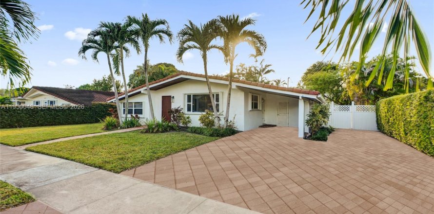 Villa ou maison à Miami, Floride 3 chambres, 127.74 m2 № 2025549
