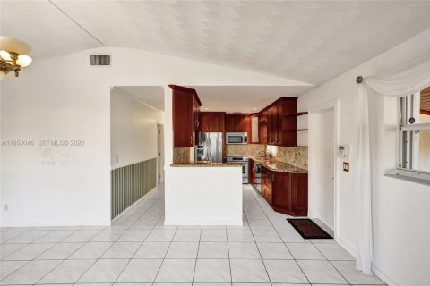 Villa ou maison à vendre à Miami, Floride: 3 chambres, 127.74 m2 № 2025549 - photo 20