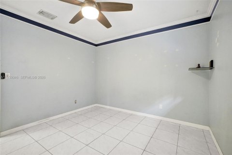 Villa ou maison à vendre à Miami, Floride: 3 chambres, 127.74 m2 № 2025549 - photo 30