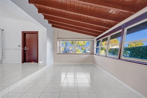 Villa ou maison à vendre à Miami, Floride: 3 chambres, 127.74 m2 № 2025549 - photo 14