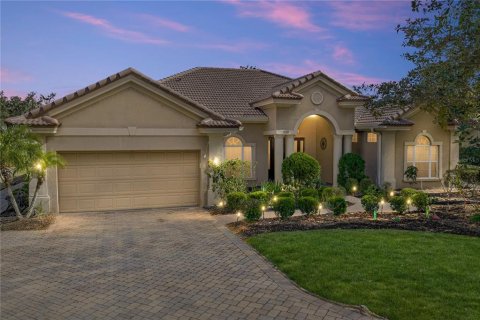 House in Dade City, Florida 3 bedrooms, 238.67 sq.m. № 2351955