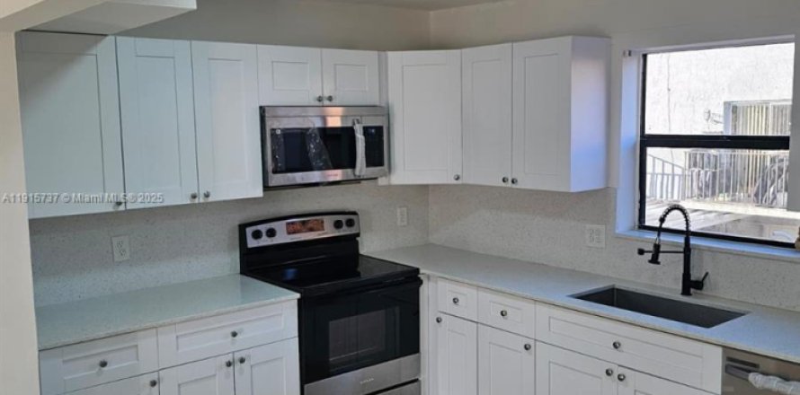 Condo à Hialeah, Floride, 2 chambres  № 2029039