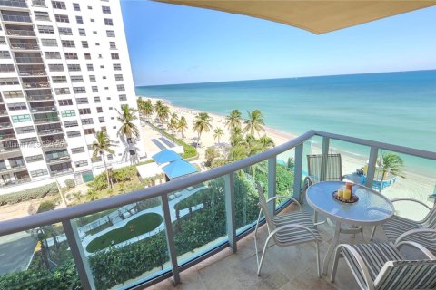 Copropriété à vendre à Hollywood, Floride: 44.78 m2 № 2012180 - photo 24