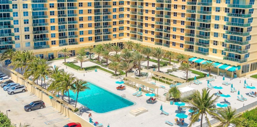 Studio à Condo à Hollywood, Floride  № 2012180