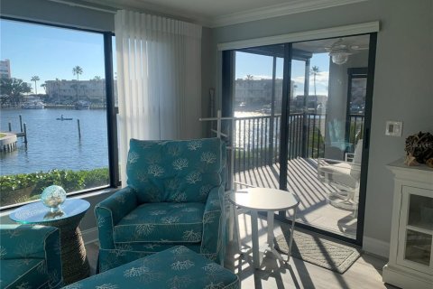 Condominio en alquiler en Sarasota, Florida, 2 dormitorios, 116.22 m2 № 1319785 - foto 3
