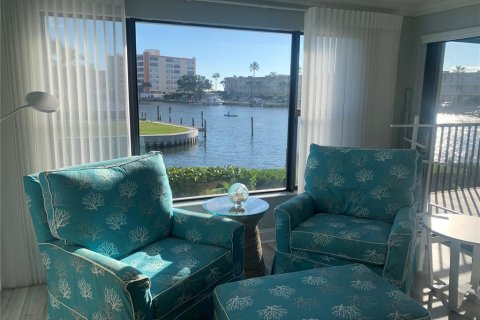 Condominio en alquiler en Sarasota, Florida, 2 dormitorios, 116.22 m2 № 1319785 - foto 1