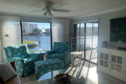 Condominio en alquiler en Sarasota, Florida, 2 dormitorios, 116.22 m2 № 1319785 - foto 2
