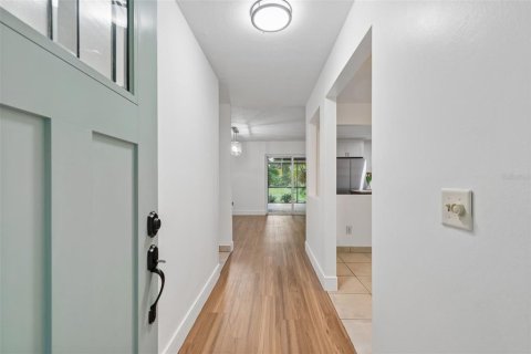 Villa ou maison à vendre à Tampa, Floride: 4 chambres, 163.04 m2 № 2258797 - photo 6