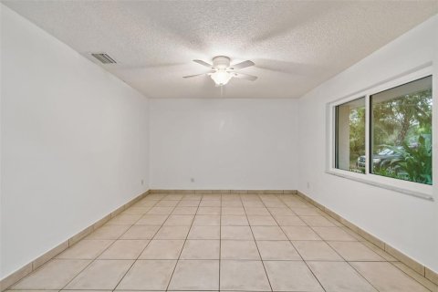 Villa ou maison à vendre à Tampa, Floride: 4 chambres, 163.04 m2 № 2258797 - photo 26