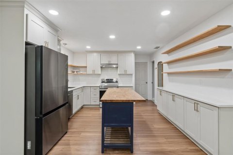 Villa ou maison à vendre à Tampa, Floride: 4 chambres, 163.04 m2 № 2258797 - photo 16