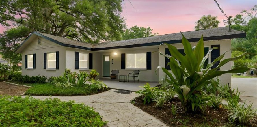 Villa ou maison à Tampa, Floride 4 chambres, 163.04 m2 № 2258797