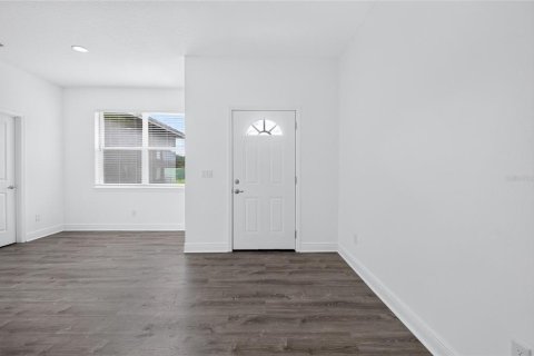 House in Poinciana, Florida 4 bedrooms, 125.33 sq.m. № 2239354 - photo 4