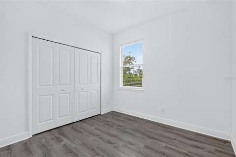 House in Poinciana, Florida 4 bedrooms, 125.33 sq.m. № 2239354 - photo 25