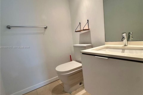 Condominio en venta en Surfside, Florida, 1 dormitorio, 71.53 m2 № 2066560 - foto 11