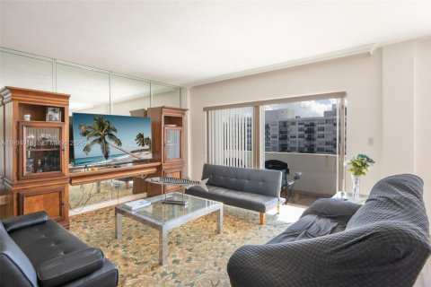 Condominio en venta en Bay Harbor Islands, Florida, 1 dormitorio, 118.45 m2 № 1992891 - foto 4