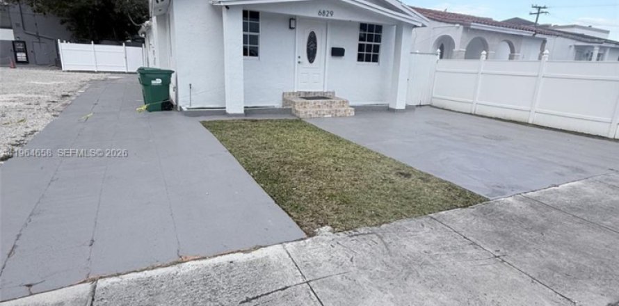 Villa ou maison à Miami, Floride 4 chambres, 144.56 m2 № 2032869