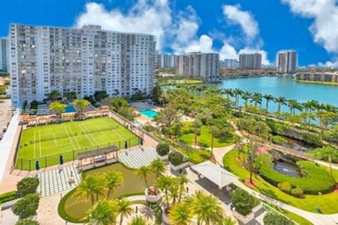 Снять в аренду кондоминиум в Авентура, Флорида 1 спальня, 99.03м2, № 2009016 - фото 3