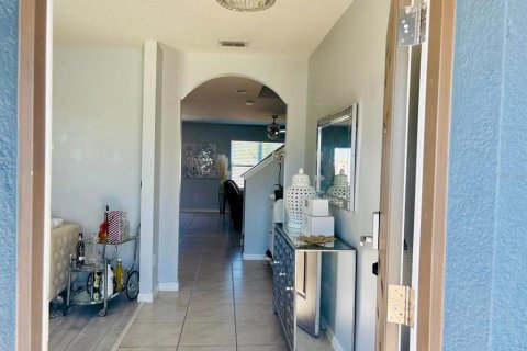 House in Lakeland, Florida 5 bedrooms, 243.03 sq.m. № 2098541 - photo 2