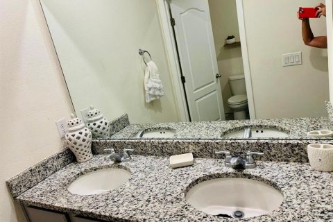 House in Lakeland, Florida 5 bedrooms, 243.03 sq.m. № 2098541 - photo 11
