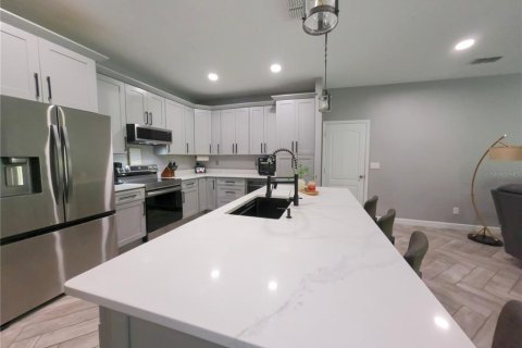 Casa en venta en Kissimmee, Florida, 4 dormitorios, 205.59 m2 № 1900951 - foto 12