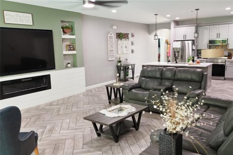 Casa en venta en Kissimmee, Florida, 4 dormitorios, 205.59 m2 № 1900951 - foto 17