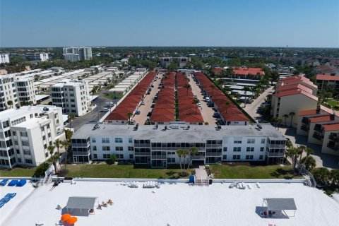 Купить виллу или дом в Сарасота, Флорида 4 комнаты, 77.67м2, № 2102207 - фото 23