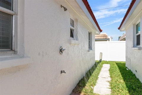 Купить виллу или дом в Сарасота, Флорида 4 комнаты, 77.67м2, № 2102207 - фото 21