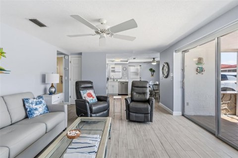 Купить виллу или дом в Сарасота, Флорида 4 комнаты, 77.67м2, № 2102207 - фото 13