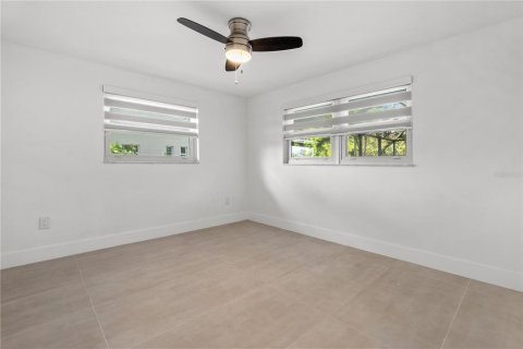 House in Fort Myers, Florida 4 bedrooms, 185.53 sq.m. № 1565809 - photo 21