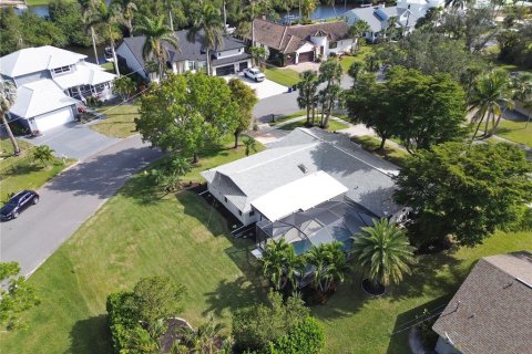 House in Fort Myers, Florida 4 bedrooms, 185.53 sq.m. № 1565809 - photo 29