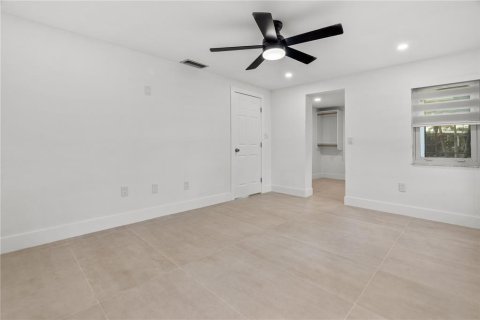 House in Fort Myers, Florida 4 bedrooms, 185.53 sq.m. № 1565809 - photo 16