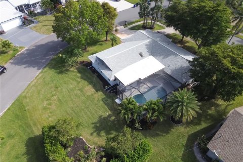 House in Fort Myers, Florida 4 bedrooms, 185.53 sq.m. № 1565809 - photo 3