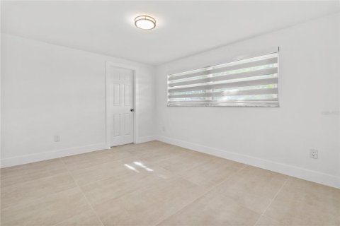 House in Fort Myers, Florida 4 bedrooms, 185.53 sq.m. № 1565809 - photo 26
