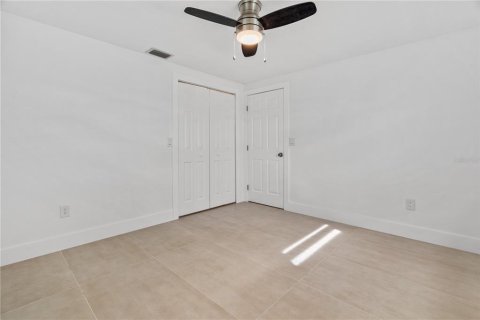 House in Fort Myers, Florida 4 bedrooms, 185.53 sq.m. № 1565809 - photo 25