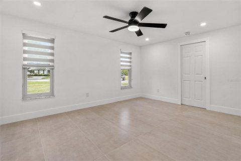 House in Fort Myers, Florida 4 bedrooms, 185.53 sq.m. № 1565809 - photo 15